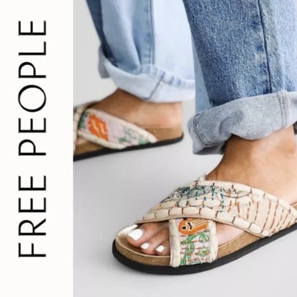 Free People Wildflowers Crossband Sandals Embroidered Sz 38 8 NWOT Outer Banks